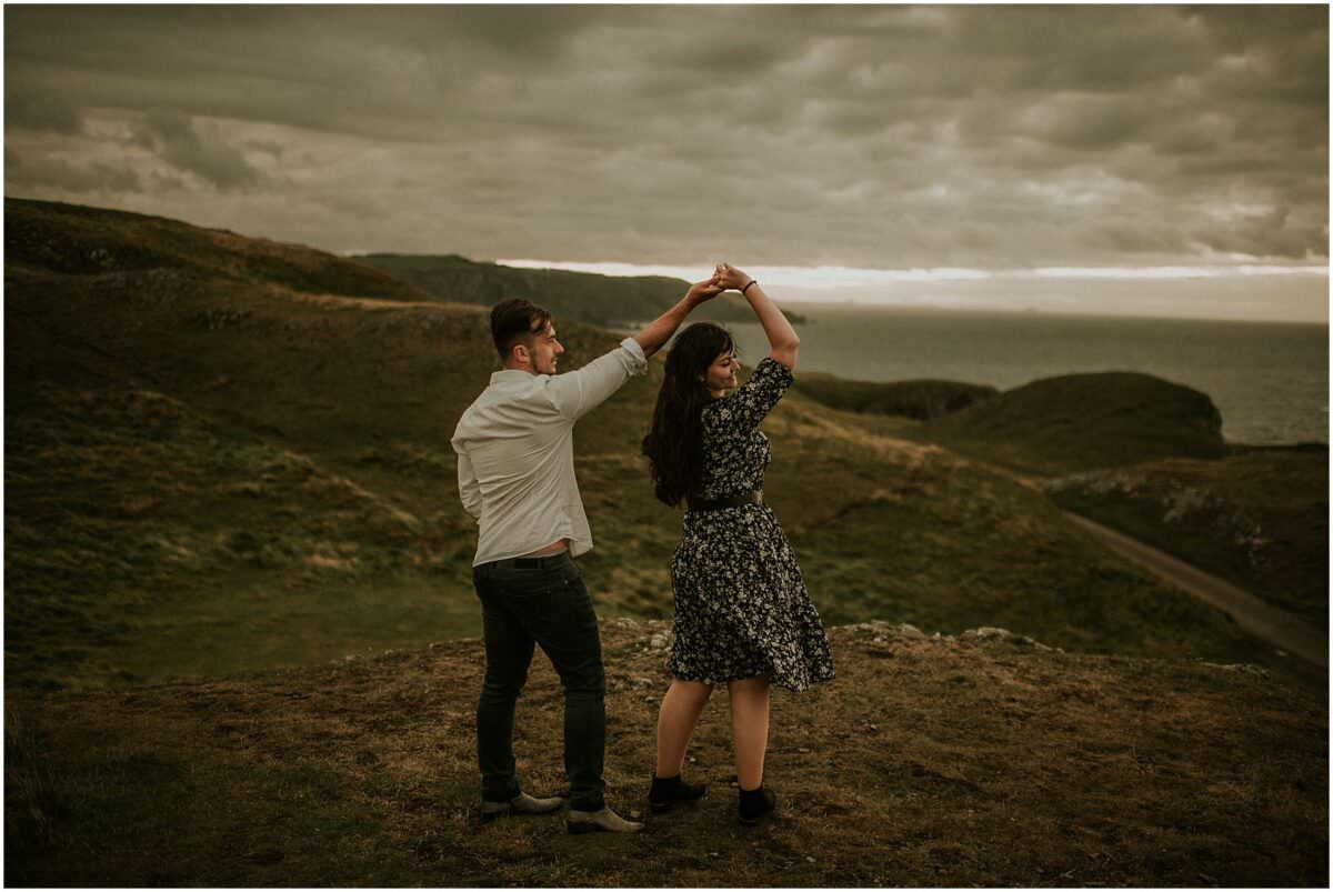 Secret proposal in Scotland - Edinburgh engagement photographer