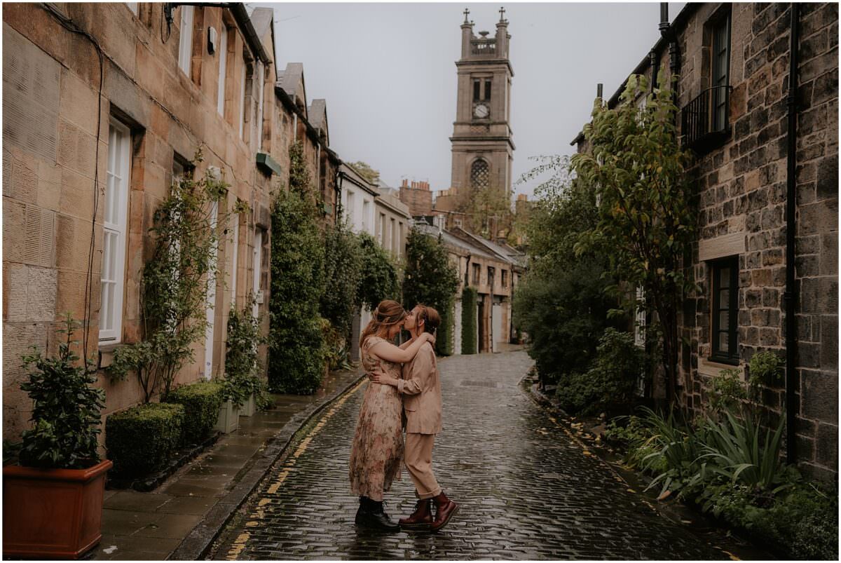 Edinburgh City Chambers elopement - elopement photographer Scotland