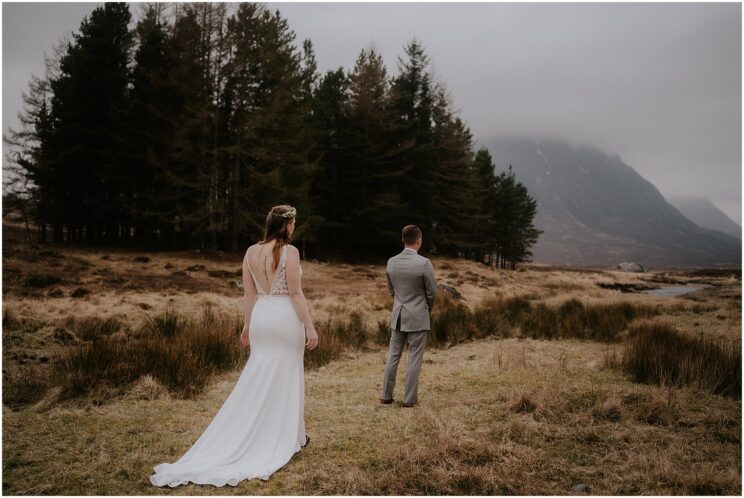 Spring elopement in Glencoe in the Scottish highlands - Glencoe elopement photographer