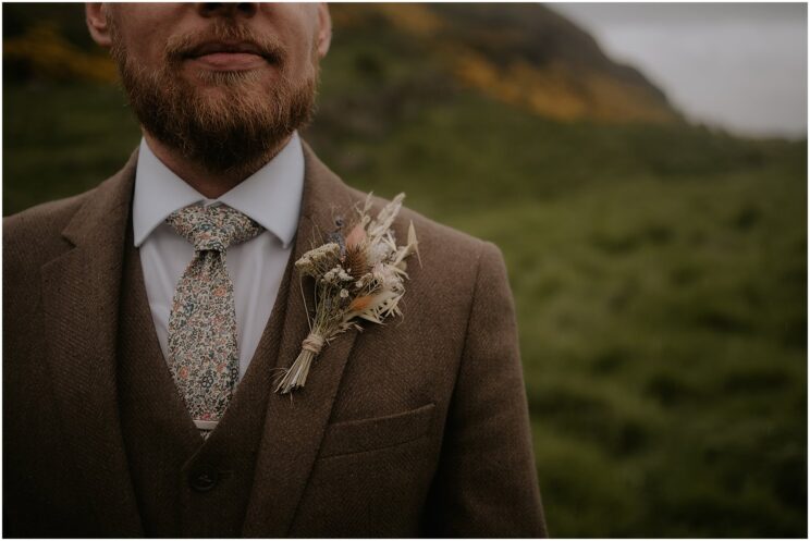 Arthur's Seat wedding photos in Holyrood Park - Edinburgh wedding photographer