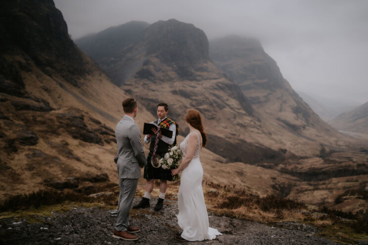 Scotland outdoor elopement in the highlands