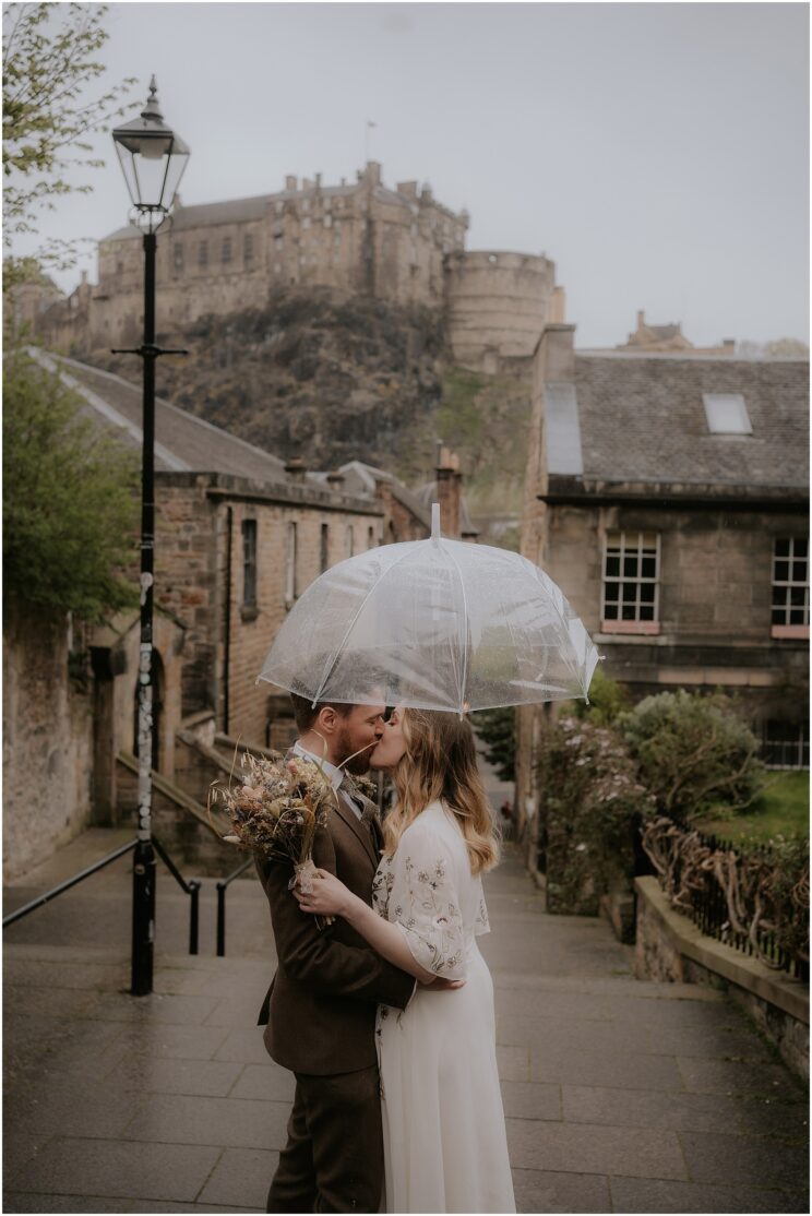 Edinburgh Old town wedding photos - Edinburgh wedding photographer