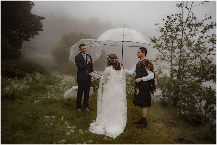 Misty micro-wedding at Dunsapie Loch in Edinburgh, Scotland