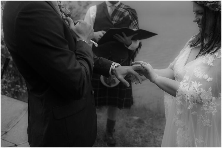 Misty micro-wedding at Dunsapie Loch in Edinburgh, Scotland
