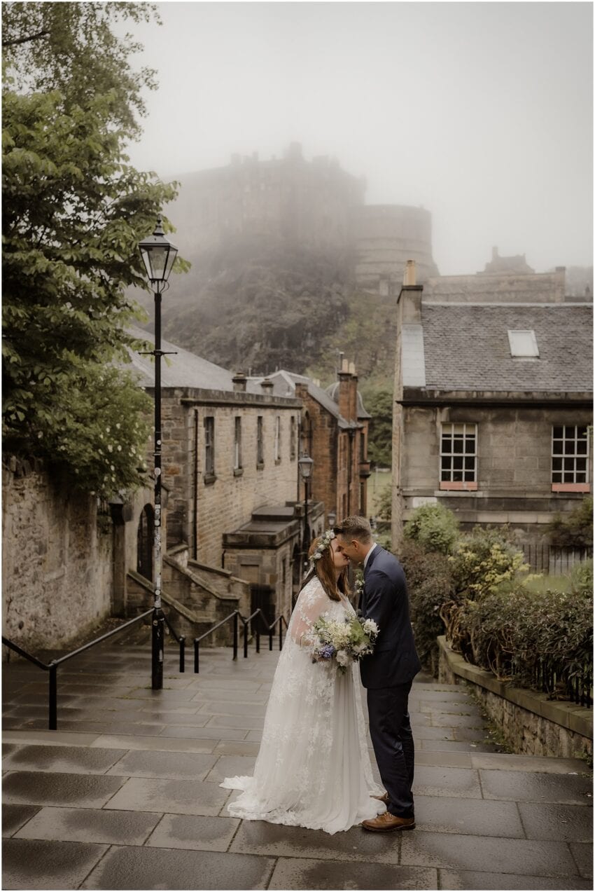 Misty wedding photoshoot in Edinburgh Old Town - micro-wedding in Edinburgh