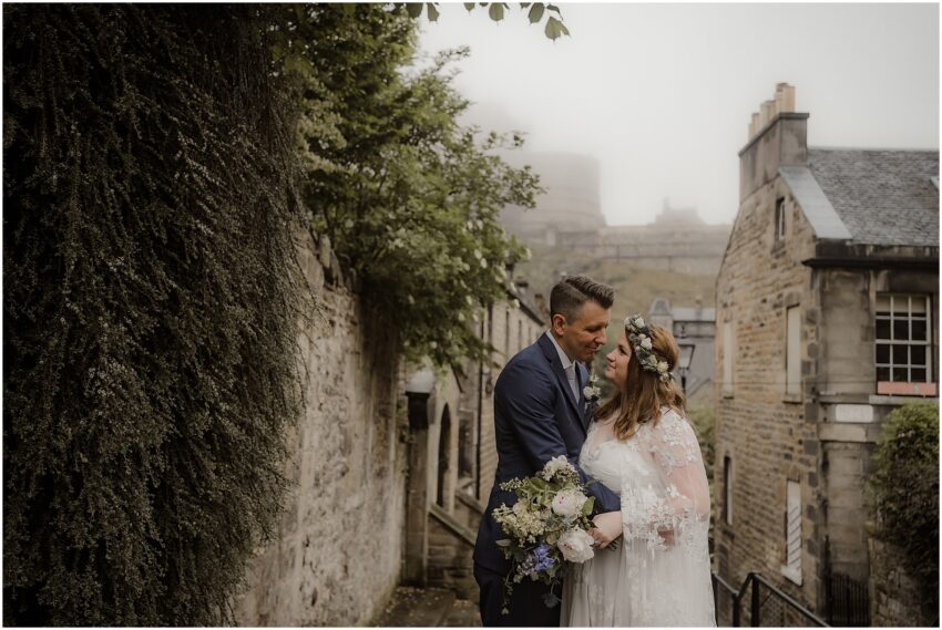 Misty wedding photoshoot in Edinburgh Old Town - micro-wedding in Edinburgh