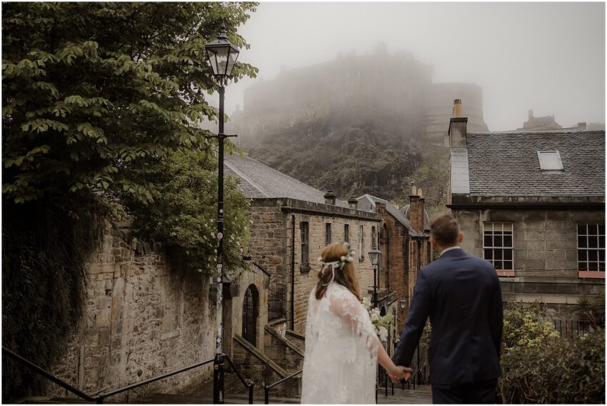 Misty wedding photoshoot in Edinburgh Old Town - micro-wedding in Edinburgh
