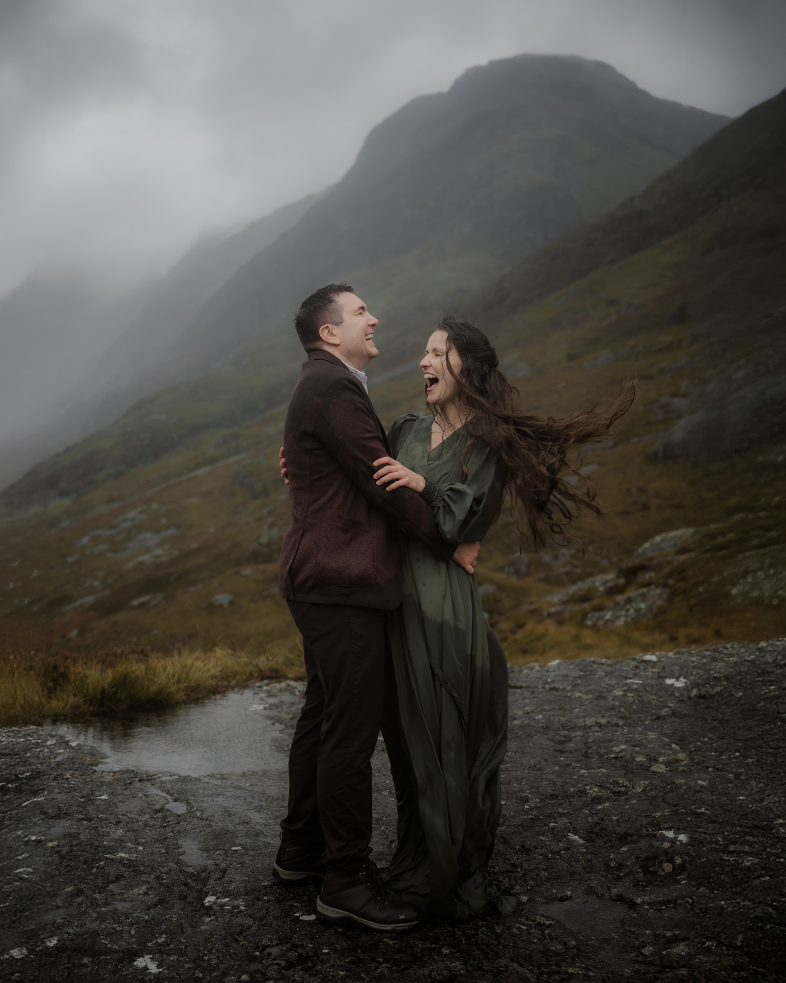 rainy elopement ceremony highlands 1