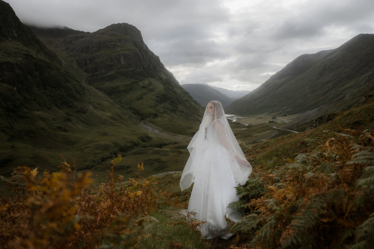 veil and cape elopement photos scotland 1