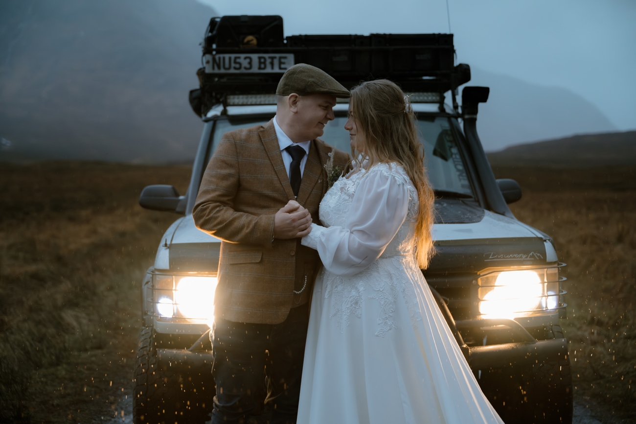 Advice for Rainy Wedding Days in Scotland - turn rain into romance 11 dalness lodge rainy wedding scottish highlands