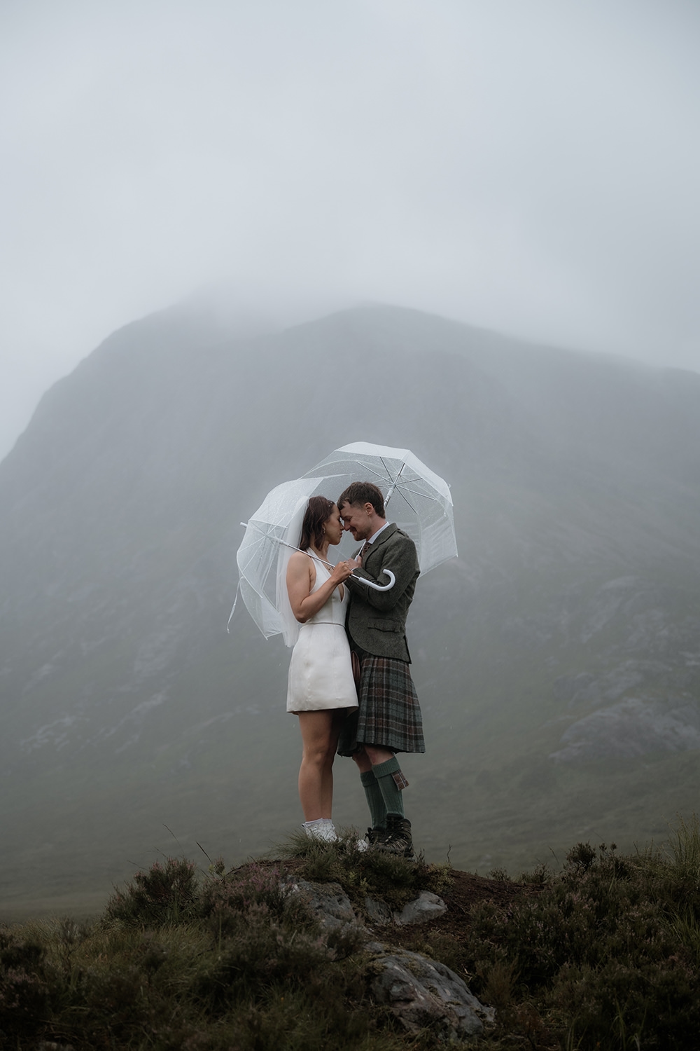 rainy glencoe summer elopement