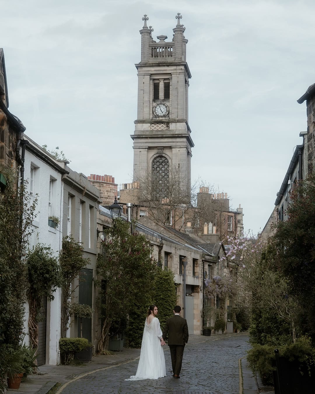 Vintage New Town Edinburgh Wedding with Garden Reception 57 lorena luis circus lane wedding photos